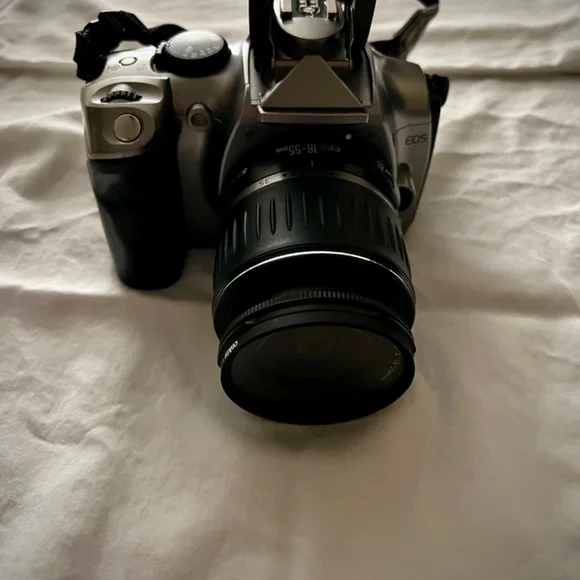 CANON EOS - Digital Rebel DS6041 DSLR Camera W/ Lens / 6.3 Megapixel - Picture 9 of 16